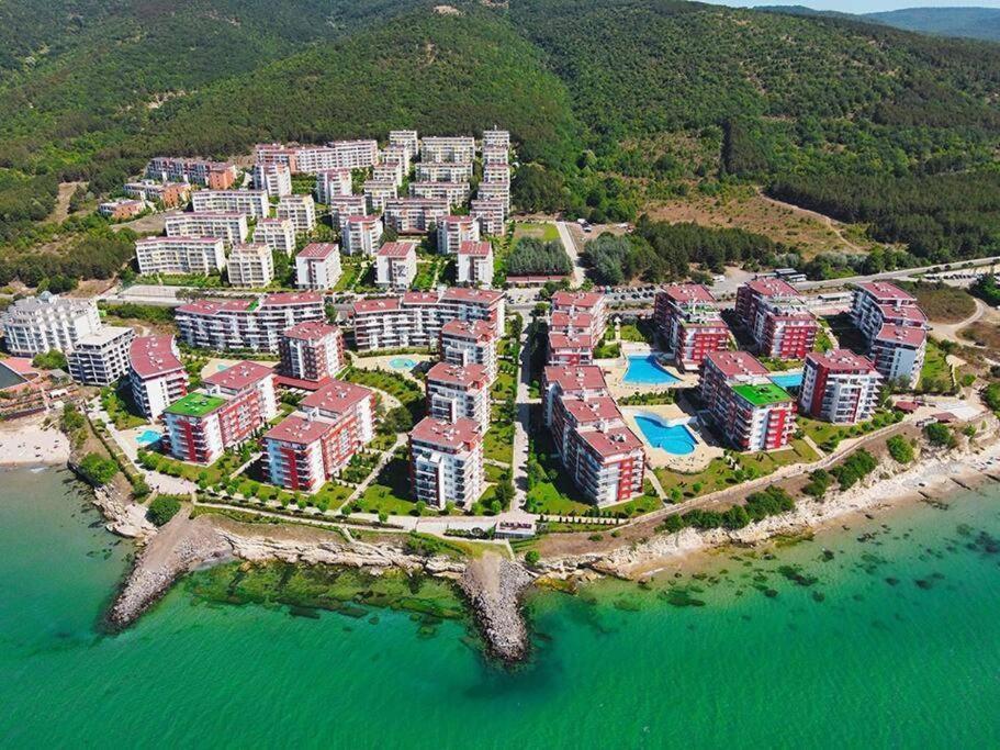 Robinson Sea Nessebar View Apartament *